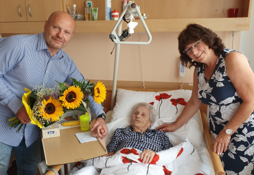 Neuvěřitelných 101 let oslavila dnes paní Věruška Janišová Neuvěřitelných 101 let oslavila dnes paní Věruška Janišová